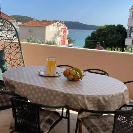 Daire Megi Rogoznica (Sibenik-Knin)